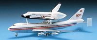 SHUTTLE & 747 CARRIER - Image 1